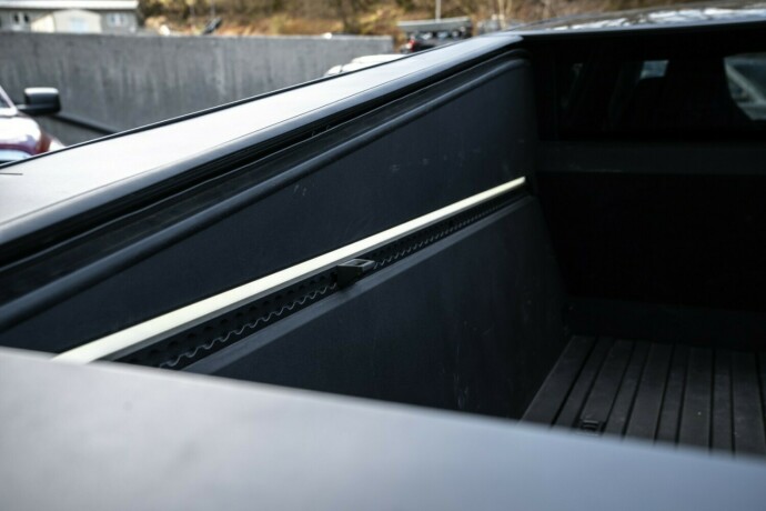 tesla-cybertruck-elektrisitet-2024-big-17