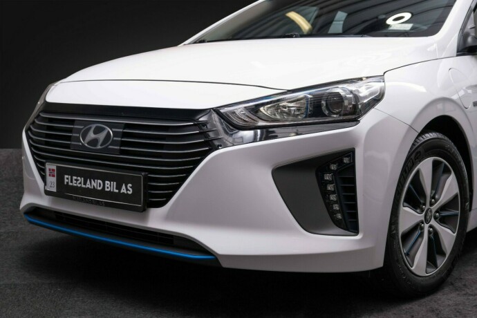 hyundai-ioniq-elektrisitetbensin-2018-big-2