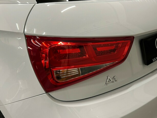 audi-a1-bensin-2013-big-8