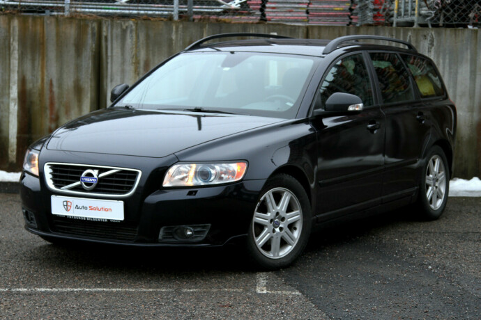 volvo-v50-diesel-2010-big-0