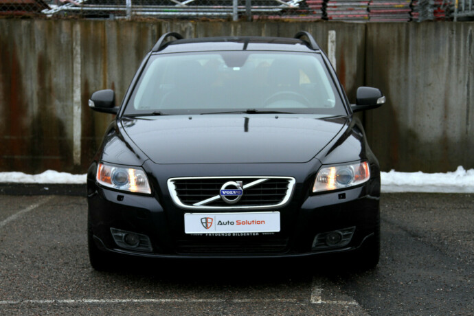 volvo-v50-diesel-2010-big-18