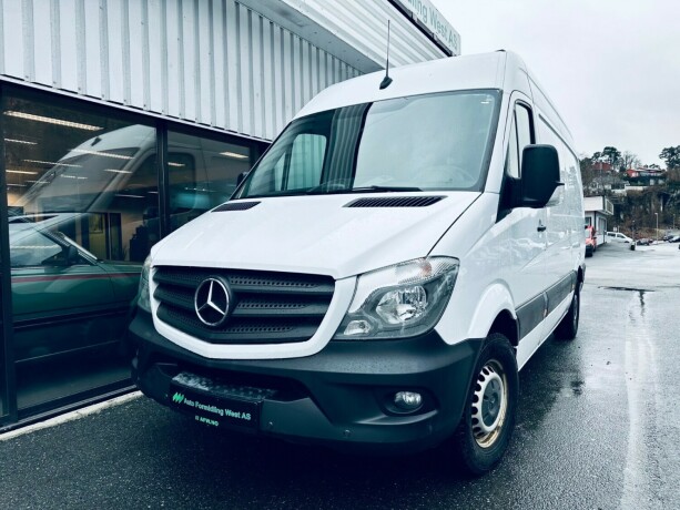 mercedes-benz-sprinter-diesel-2018-big-2