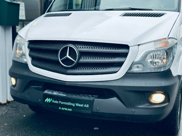 mercedes-benz-sprinter-diesel-2018-big-3