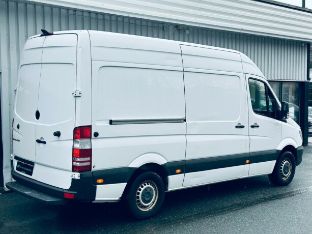 mercedes-benz-sprinter-diesel-2018-big-8