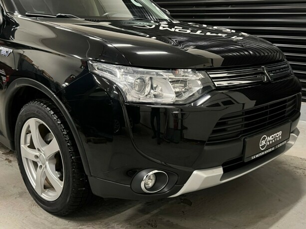 mitsubishi-outlander-elektrisitetbensin-2015-big-2