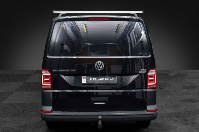 volkswagen-transporter-diesel-2017-big-10