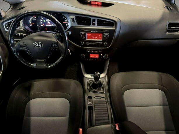 kia-cee039d-bensin-2013-big-12