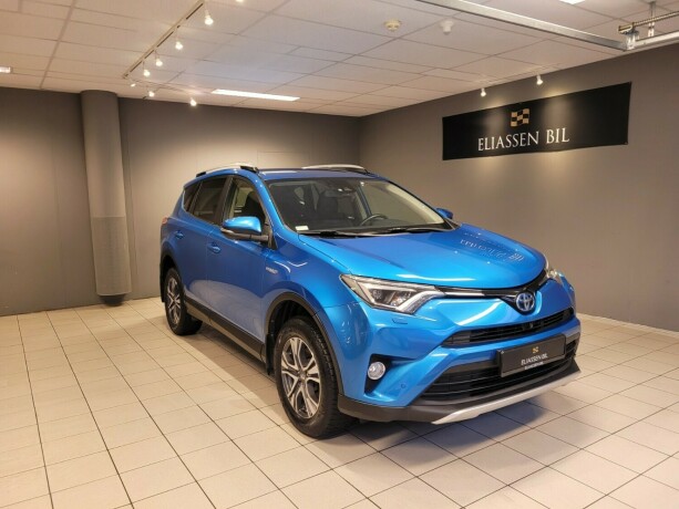 toyota-rav4-elektrisitetbensin-2016-big-10