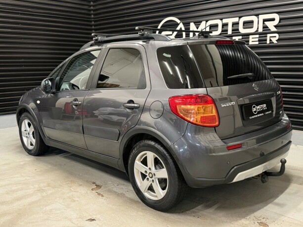 suzuki-sx4-bensin-2011-big-4