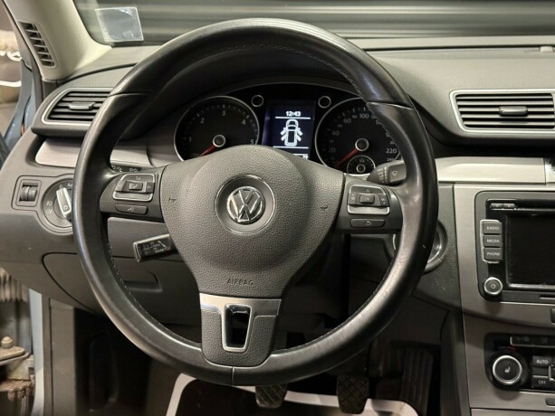 volkswagen-passat-diesel-2012-big-11