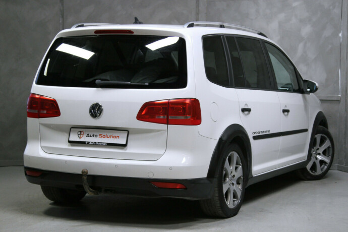 volkswagen-touran-diesel-2012-big-1