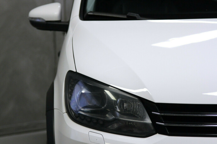 volkswagen-touran-diesel-2012-big-18