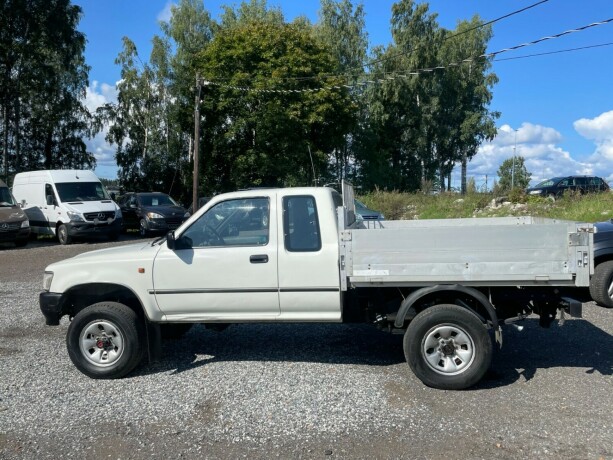 toyota-hilux-diesel-1995-big-3