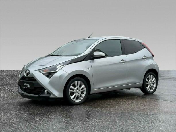 toyota-aygo-bensin-2021-big-0