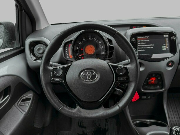 toyota-aygo-bensin-2021-big-37