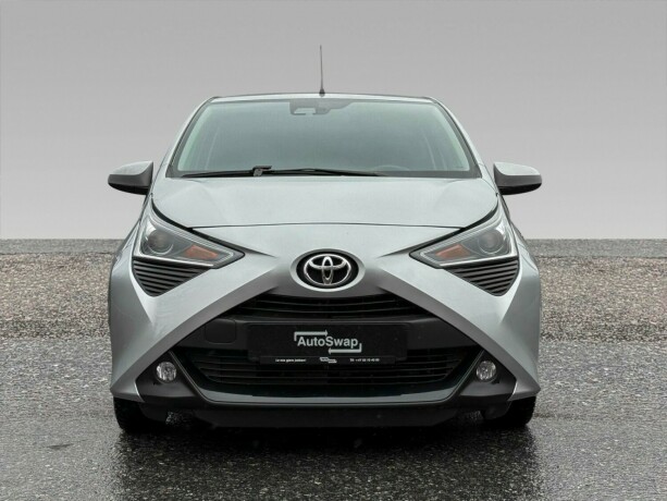 toyota-aygo-bensin-2021-big-3