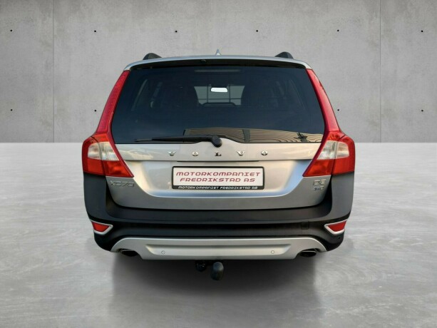 volvo-xc-70-diesel-2011-big-10