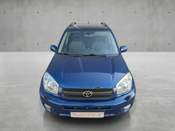 toyota-rav4-bensin-2004-big-9