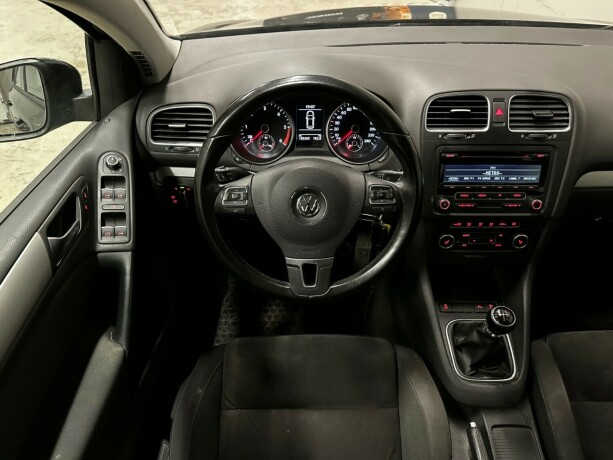 volkswagen-golf-diesel-2012-big-11