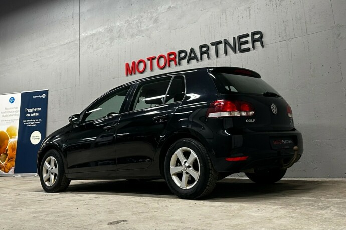 volkswagen-golf-diesel-2012-big-4