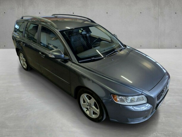 volvo-v50-diesel-2010-big-4