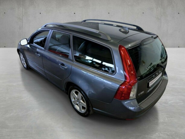 volvo-v50-diesel-2010-big-6