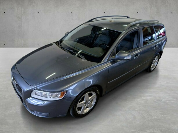 volvo-v50-diesel-2010-big-5