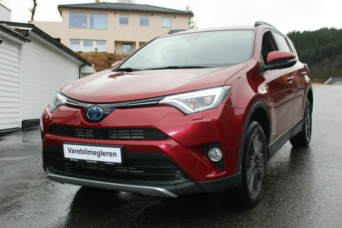 toyota-rav4-elektrisitetbensin-2019-big-0