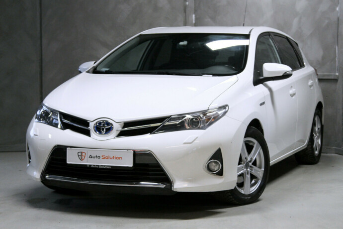 toyota-auris-bensin-2015-big-0