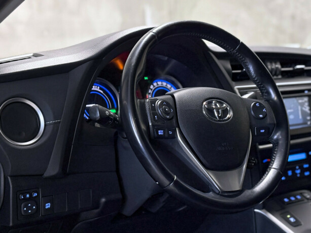 toyota-auris-bensin-2015-big-19