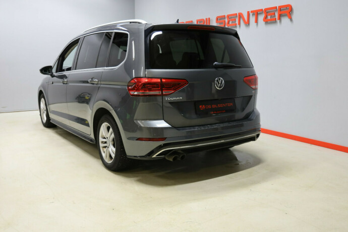 volkswagen-touran-bensin-2017-big-5