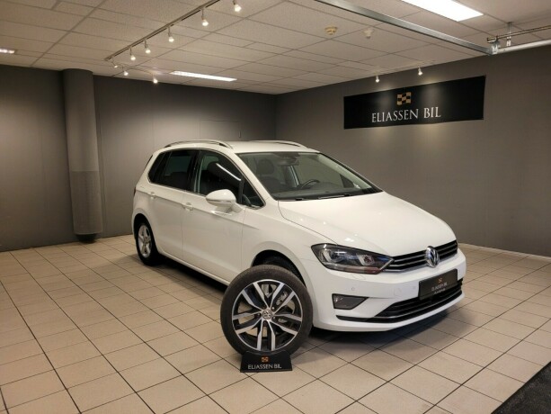 volkswagen-golf-sportsvan-bensin-2016-big-0