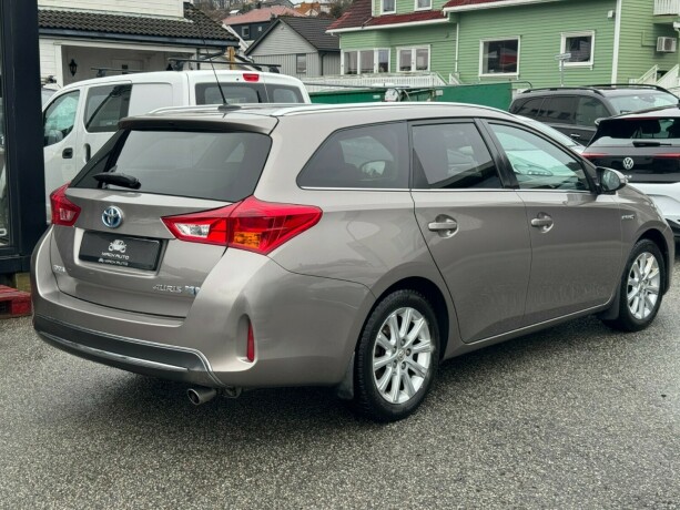 toyota-auris-bensin-2015-big-4