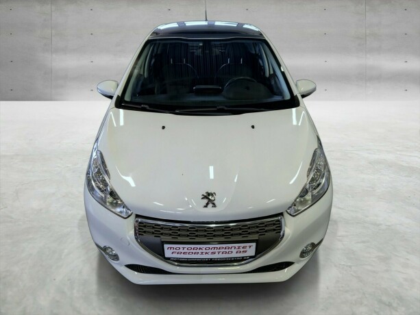 peugeot-208-bensin-2013-big-9