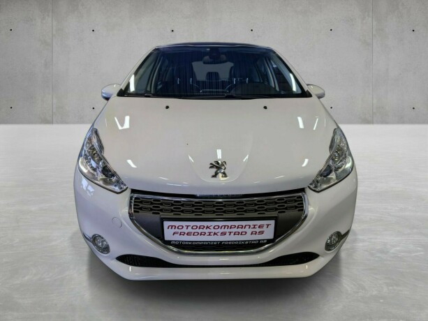 peugeot-208-bensin-2013-big-8