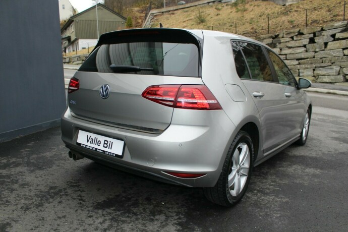 volkswagen-golf-elektrisitetbensin-2015-big-4