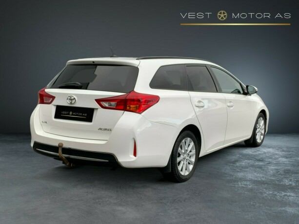 toyota-auris-diesel-2013-big-7