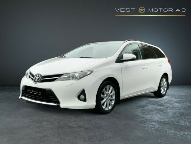 toyota-auris-diesel-2013-big-2