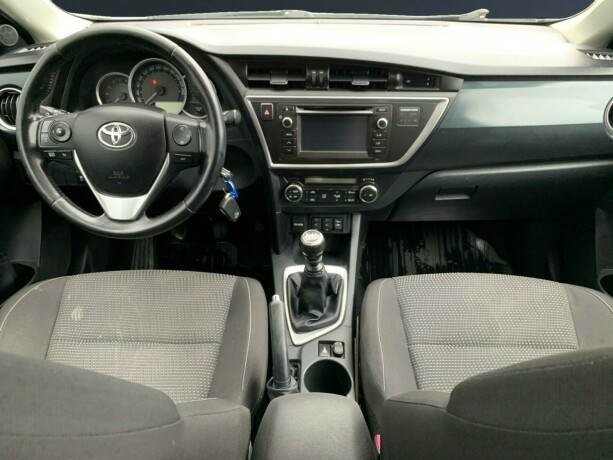 toyota-auris-diesel-2013-big-14