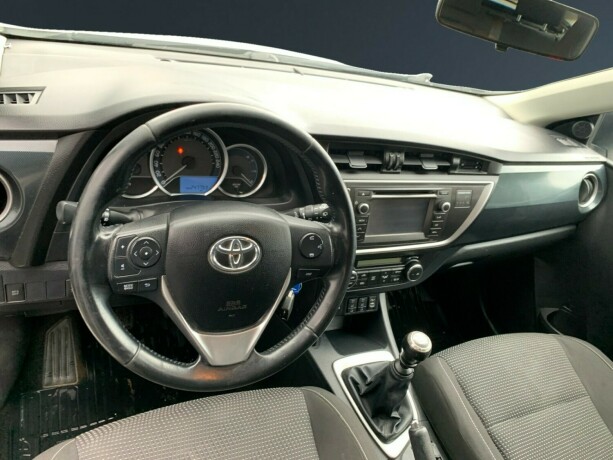 toyota-auris-diesel-2013-big-10