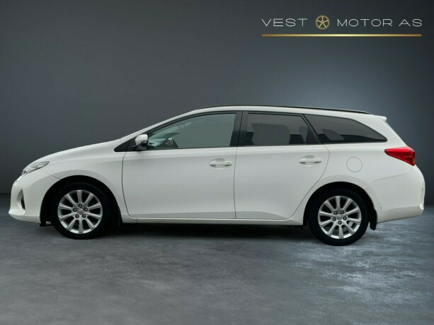 toyota-auris-diesel-2013-big-3