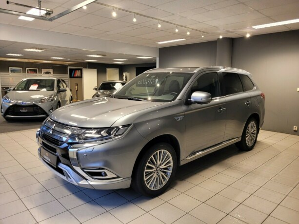 mitsubishi-outlander-elektrisitetbensin-2020-big-7