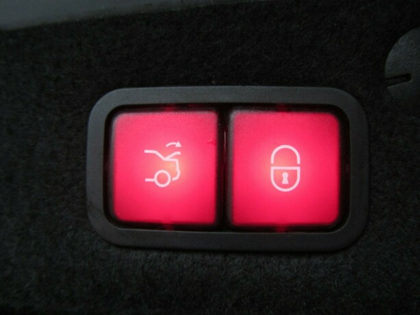 mercedes-benz-c-klasse-bensin-2021-big-36