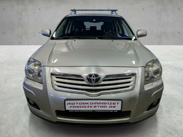 toyota-avensis-diesel-2008-big-8