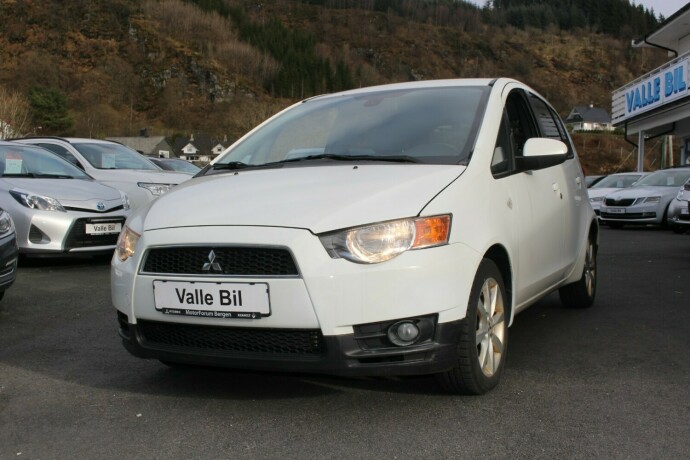 mitsubishi-colt-bensin-2013-big-1