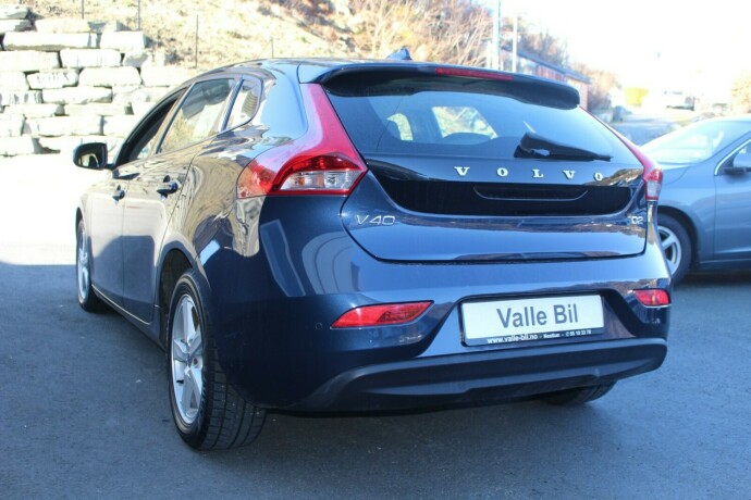 volvo-v40-diesel-2014-big-2