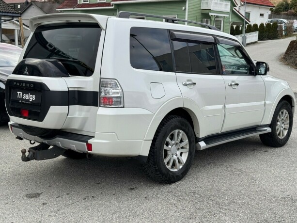 mitsubishi-pajero-diesel-2015-big-4