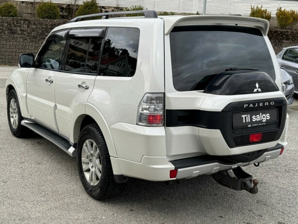 mitsubishi-pajero-diesel-2015-big-5