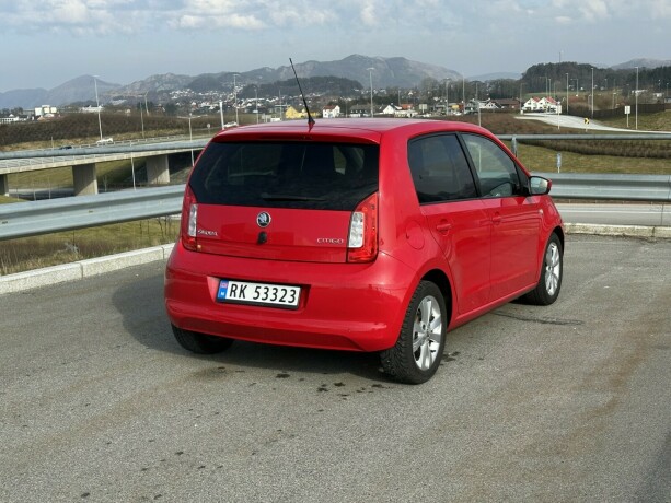 skoda-citigo-bensin-2013-big-3