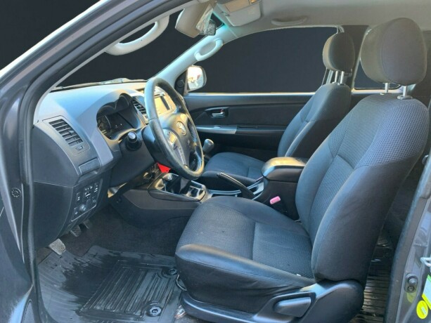 toyota-hilux-diesel-2014-big-8